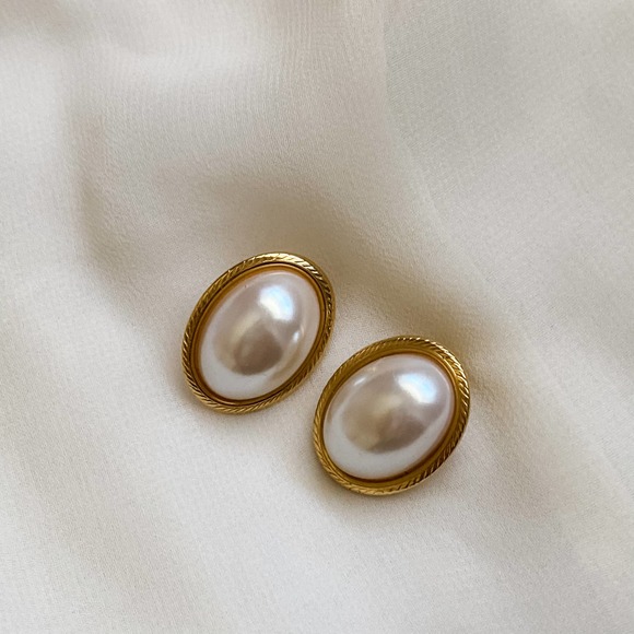 VTG Napier Oval Pearl Gold Halo Earrings - Picture 2 of 5